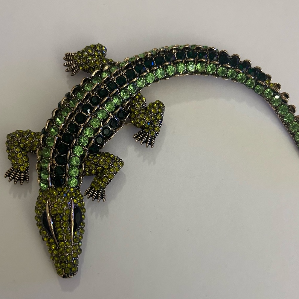 Green Crystal Lizard Brooch - Decorative Reptile Pin